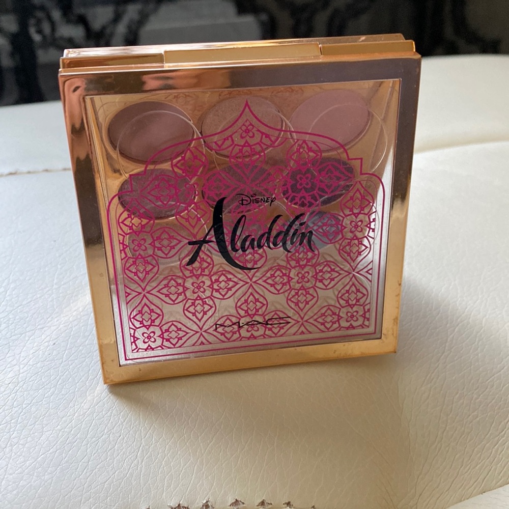MAC Eyeshadow 9 Color Palette Limited Addition Aladdin Collection
